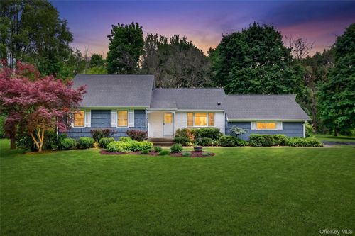 21 Saddle Ridge Dr, East Fishkill, NY, 12533-6043 | Card Image