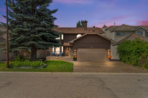 626 Hawkhill Pl Nw, Calgary, AB, T3G3M6 | Card Image