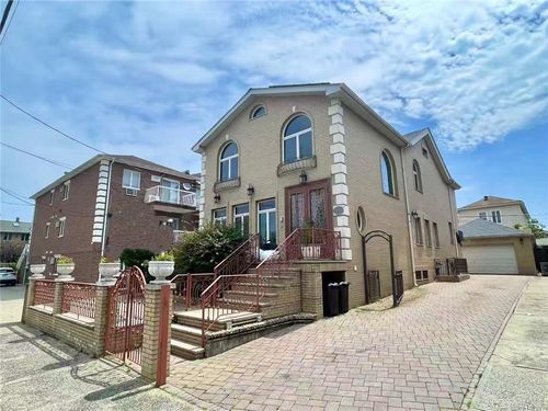 265 Bay 8th St, Brooklyn, NY, 11228-3904 | Card Image
