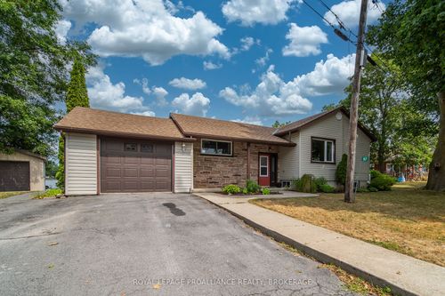 157 Unger Island Rd, Napanee, ON, K7R3L1 | Card Image