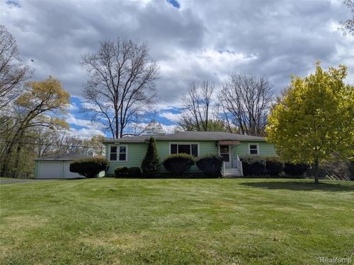 6305 Waldon Rd, Clarkston, MI, 48346-2461 | Card Image