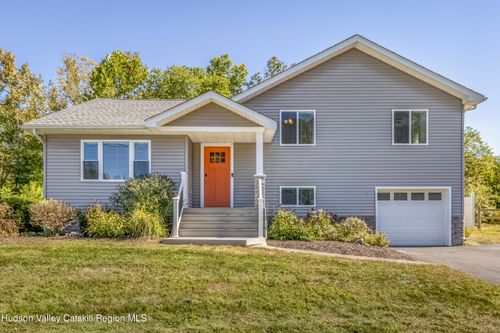 35 Morris Dr, Hyde Park, NY, 12538-2222 | Card Image