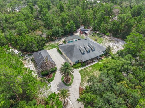 450 Valley Stream Dr, Geneva, FL, 32732-9229 | Card Image