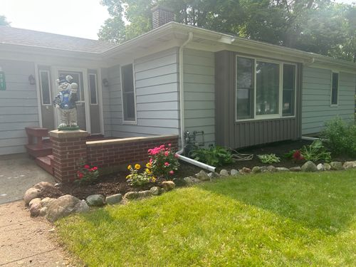 201 Goodell St, Colon, MI, 49040-9308 | Card Image