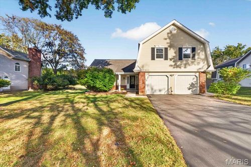 15056 Isleview Dr, Chesterfield, MO, 63017-7625 | Card Image