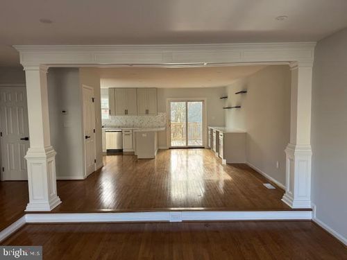 5623 Glenwood Mews Dr, ALEXANDRIA, VA, 22315-3859 | Card Image