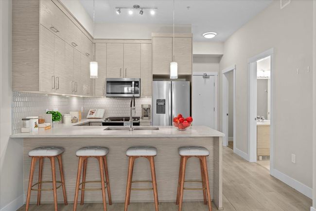 102 - 2120 Gladwin Rd, Condo with 1 bedrooms, 1 bathrooms and 1 parking in Abbotsford BC | Image 5