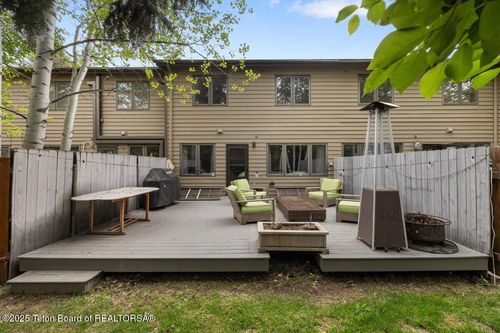 514 E Pearl Ave, Jackson, WY, 83001-8411 | Card Image