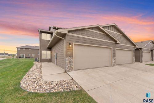 5839 S Bounty Pl, Sioux Falls, SD, 57108-5179 | Card Image