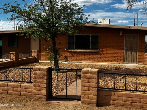 5911 E 30th St, Tucson, AZ, 85711-6816 | Card Image