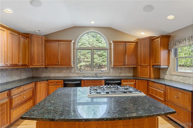 7266 Wakefield Dr, House other with 5 bedrooms, 4 bathrooms and null parking in Fayetteville NY | Image 10