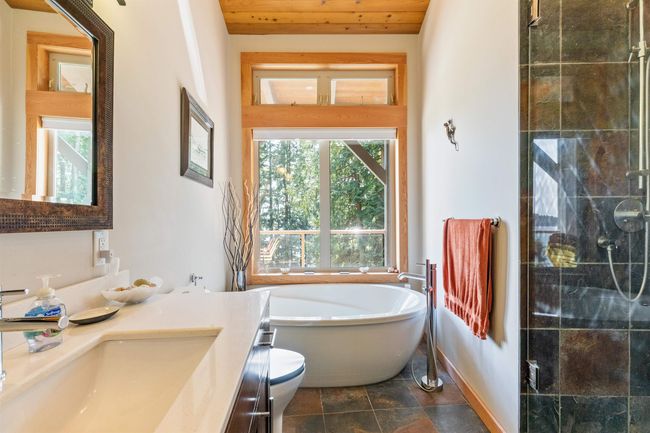 304 Esplanade Rd, House other with 3 bedrooms, 2 bathrooms and null parking in Gibsons BC | Image 19