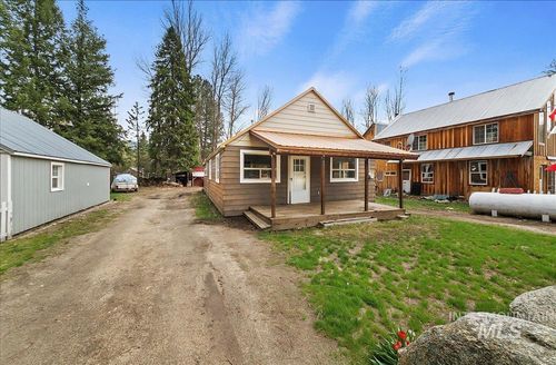 207 W Commercial St, Idaho City, ID, 83631-1200 | Card Image