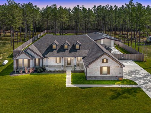9746 Guadalupe St, Conroe, TX, 77303-2064 | Card Image
