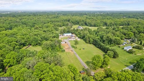 927 Persimmon Ln, SHEPHERDSTOWN, WV, 25443-4208 | Card Image