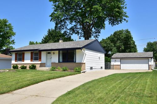 W241N6590 Spruce Street, Sussex, WI, 53089 | Card Image