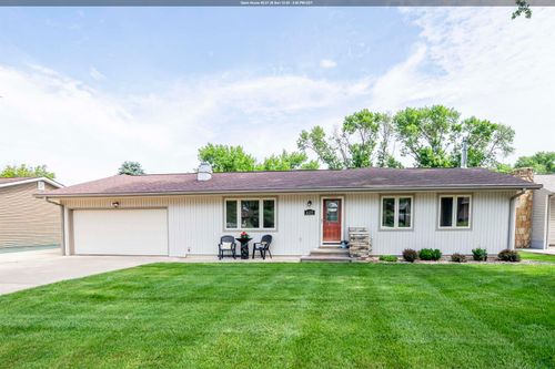 629 N Lynn Dr, Le Mars, IA, 51031-2641 | Card Image