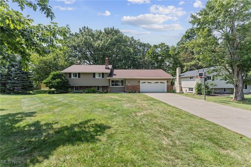 1062 Belwood Dr, Highland Heights, OH, 44143-3244 | Card Image