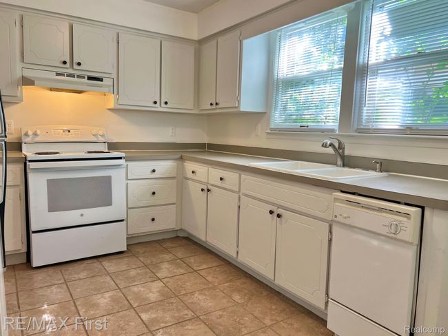 Lower Flat Kitchen | Image 7