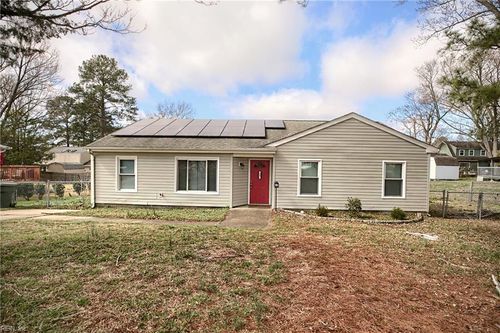 15 Arline Dr, Newport News, VA, 23608-2201 | Card Image