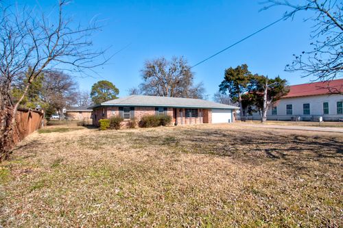 305 Gene Autry Drive, Tioga, TX, 76271 | Card Image