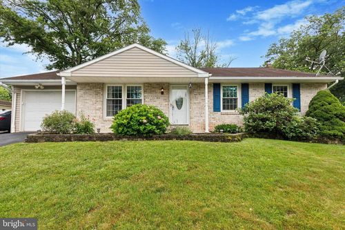 318 Bow Ln, GILBERTSVILLE, PA, 19525-9138 | Card Image