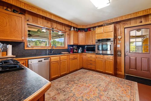 172 Hurd Rd, Lempster, NH, 03605-3233 | Card Image