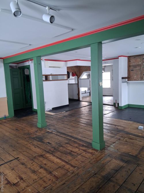 46 W Market St, Red Hook, NY, 12571-1511 | Card Image