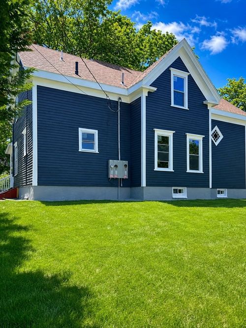 81 Oak St, Middleboro, MA, 02346-2054 | Card Image