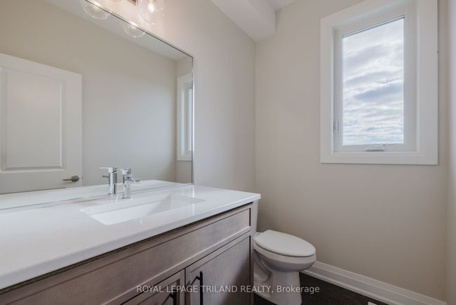 31 Allister Dr, House other with 3 bedrooms, 3 bathrooms and 4 parking in Middlesex Centre ON | Image 7