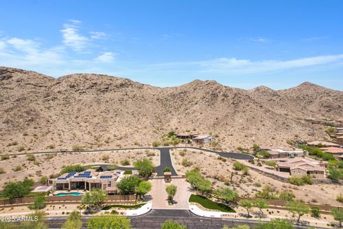 94-3062 W Briarwood Ter, Phoenix, AZ, 85045-1241 | Card Image