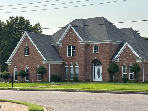 220 Forked Creek Pkwy, Hernando, MS, 38632-1328 | Card Image