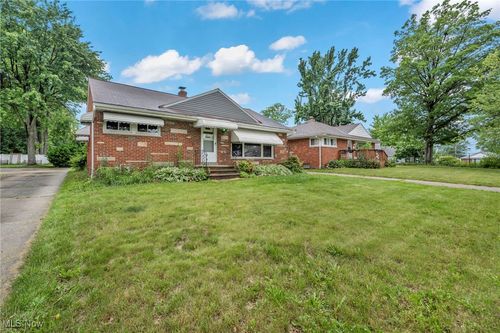 30530 Grant St, Wickliffe, OH, 44092-1012 | Card Image