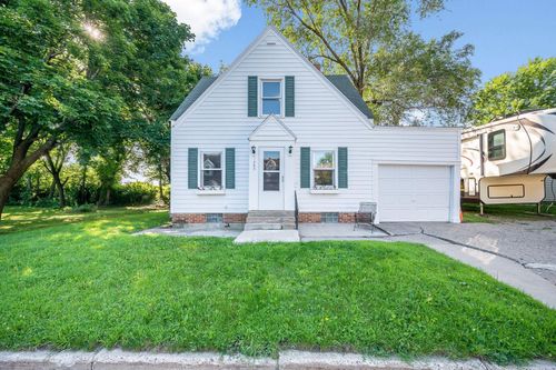 1365 Oak Beach Dr, Fairmont, MN, 56031-3106 | Card Image