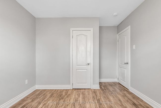 14 Albion Cres, House attached with 5 bedrooms, 3 bathrooms and 4 parking in Brampton ON | Image 16