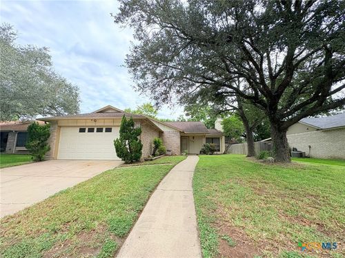 104 Ridgewood Dr, Victoria, TX, 77901-2561 | Card Image