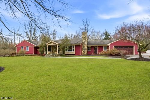 2 Old Orchard Rd, Mendham Twp, NJ, 07960-3318 | Card Image