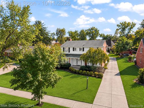 18385 Warwick St, Beverly Hills, MI, 48025-4060 | Card Image
