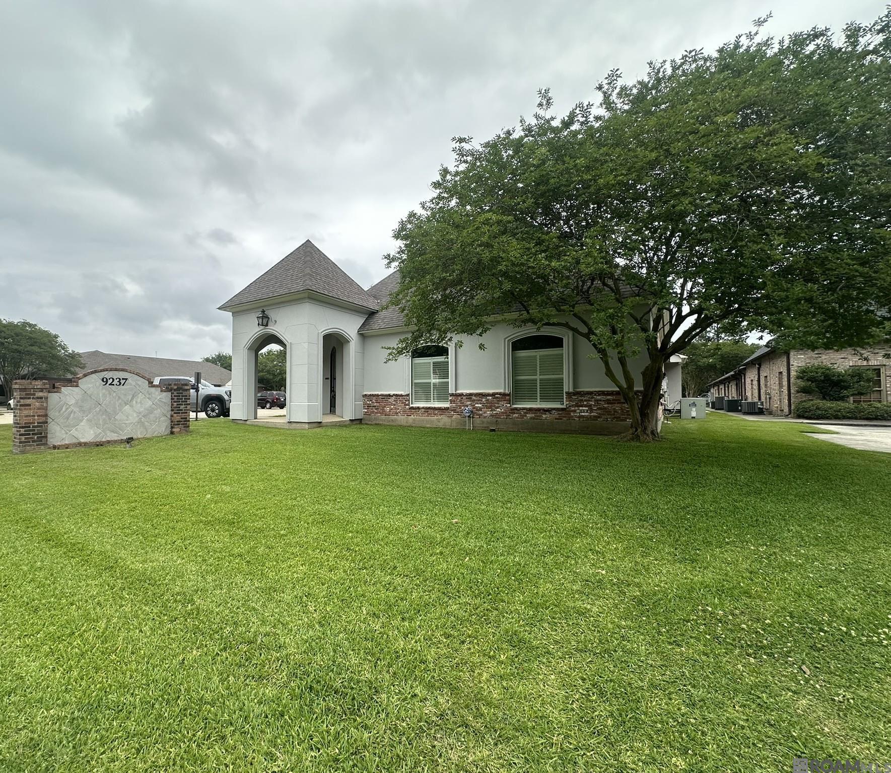 9237 Bluebonnet Blvd, Baton Rouge, LA 70810-2808