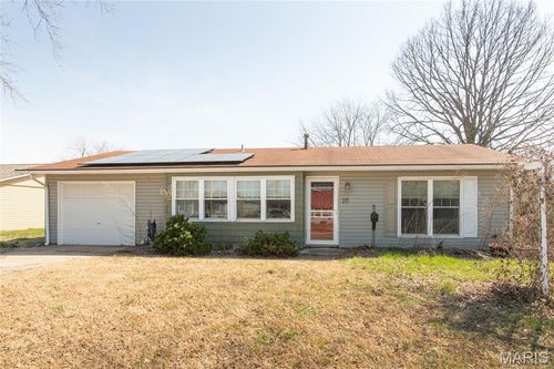 10 Watertown Cir, Granite City, IL, 62040-6168 | Card Image