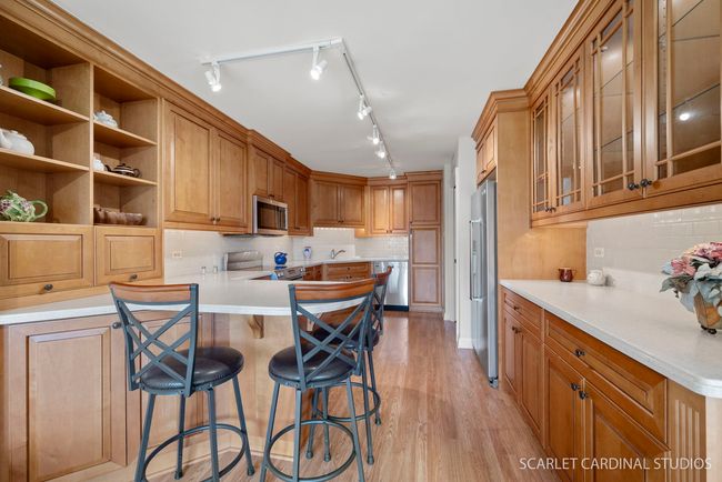 APT-315 - 660 Winnetka Mews, Condo with 2 bedrooms, 2 bathrooms and 1 parking in Winnetka IL | Image 5