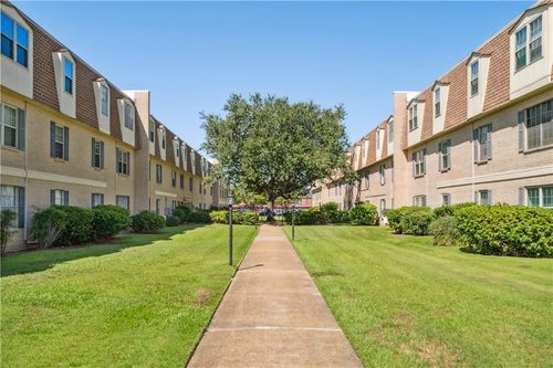 327-2724 Whitney Pl, Metairie, LA, 70002-8201 | Card Image