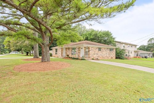 901 Stevens Ct Ne, Huntsville, AL, 35801-1718 | Card Image