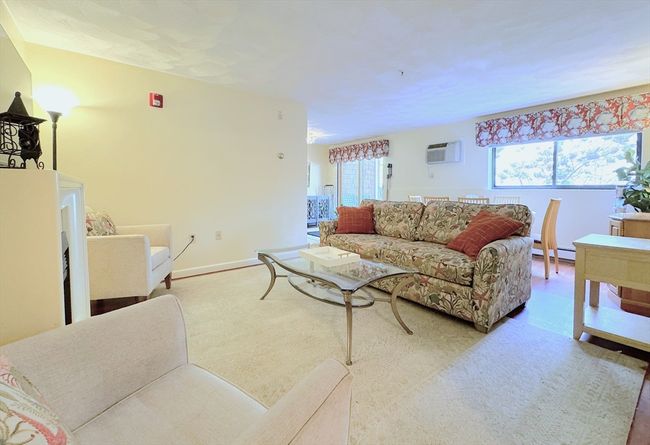 APT-1 - 19 Fuller Rd, Condo with 2 bedrooms, 1 bathrooms and null parking in Foxboro MA | Image 4