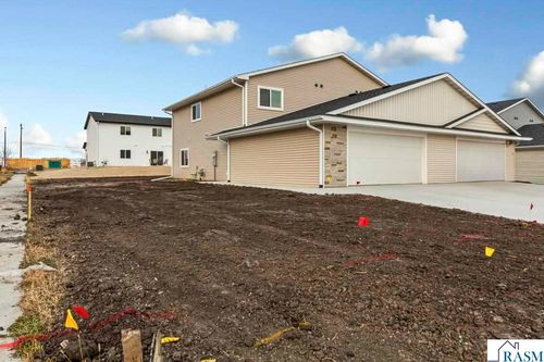 3200 Noble Dr, Mankato, MN, 56001-8213 | Card Image