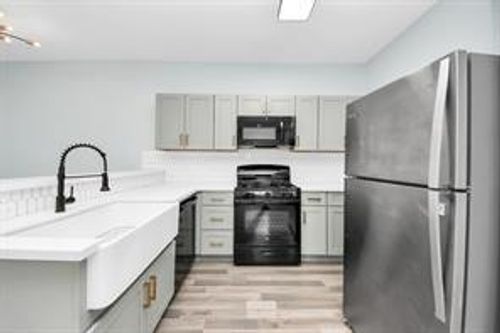 a-7502 Sandle St, Houston, TX, 77088-7143 | Card Image