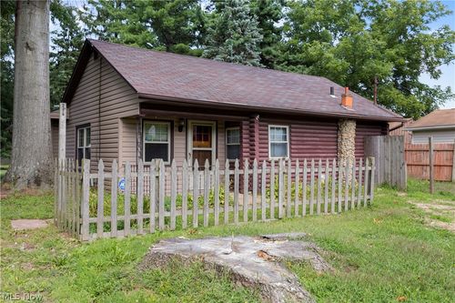 6167 Lake Ave, Elyria, OH, 44035-1019 | Card Image