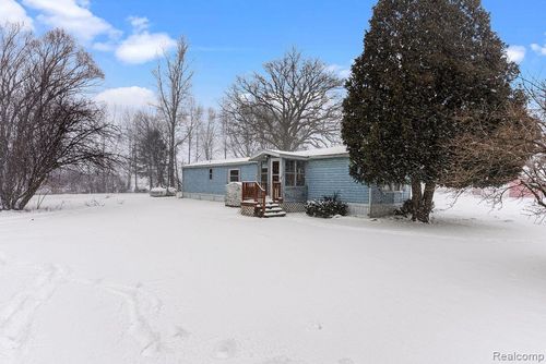 5246 Nicholson Rd, Fowlerville, MI, 48836-9618 | Card Image