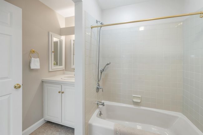 9 Peninsula Dr, Condo with 2 bedrooms, 3 bathrooms and null parking in Stratham NH | Image 35