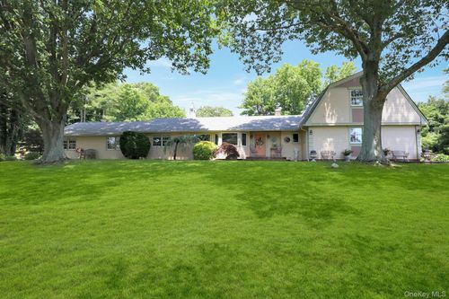 24 Rolling Hill Rd, Old Westbury, NY, 11568-1014 | Card Image